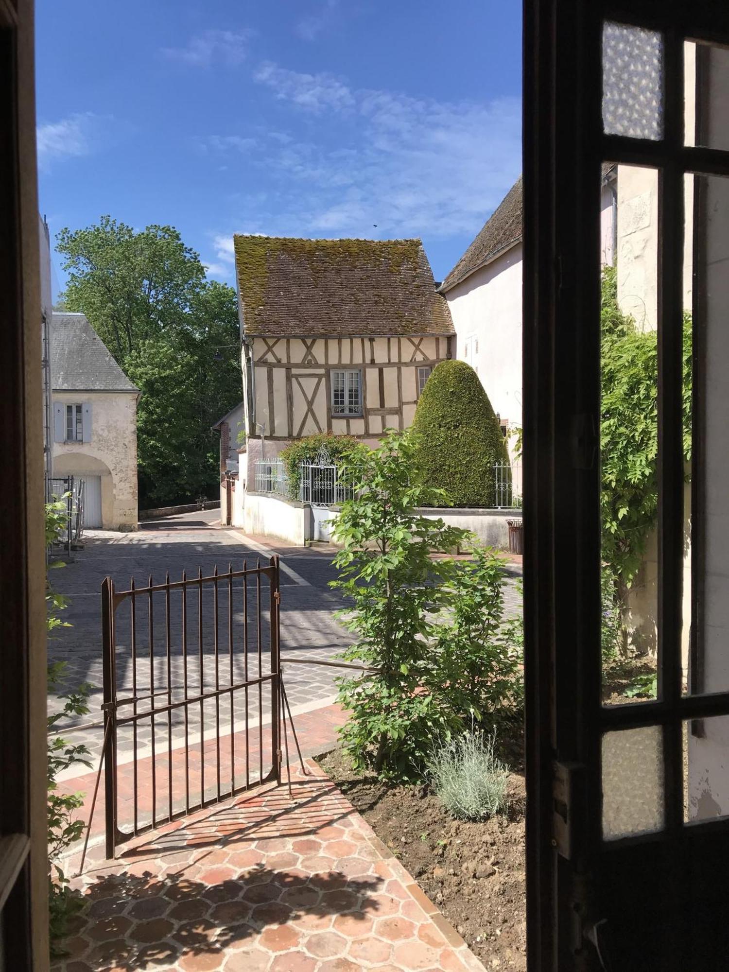 La Maison Jeanne D'Arc Saint-Fargeau  Værelse billede